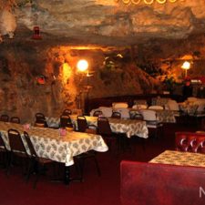 SS_Crazy_Restaurant_Experiences_Cave_Resto