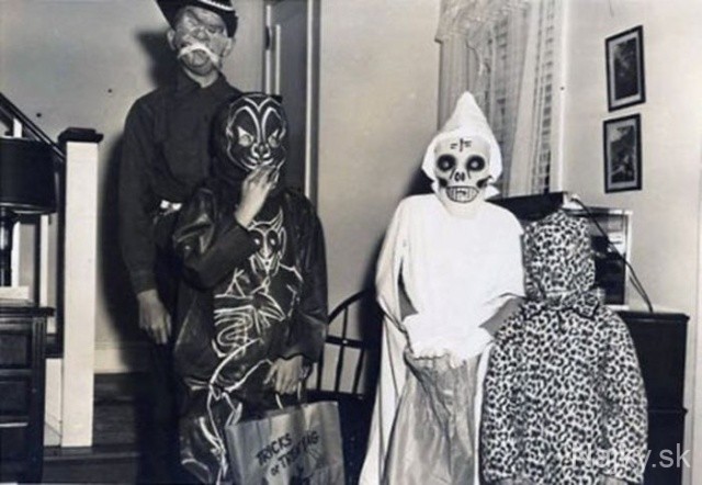 creepy_vintage_halloween_costumes_11