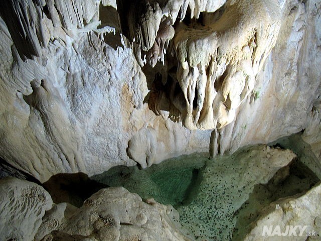 "Harmanecka cave 2" by Juloml - Vlastné dielo. Licensed under CC BY-SA 3.0 via Wikimedia Commons - http://commons.wikimedia.org/wiki/File:Harmanecka_cave_2.jpg#/media/File:Harmanecka_cave_2.jpg
