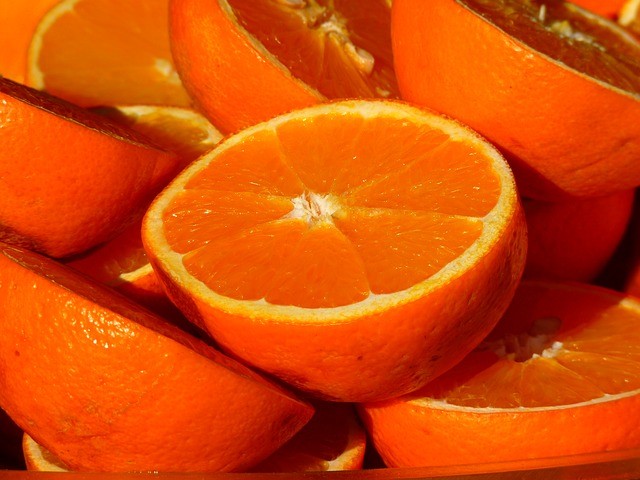 http://pixabay.com/en/orange-fruit-vitamins-fruits-15046/