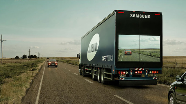 semi-trailer-display-video-screen-live-feed-safety-truck-samsung-1