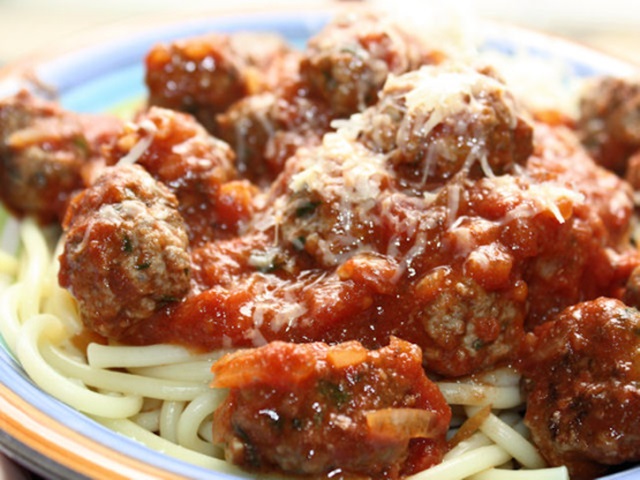 http://www.food.com/recipe/spaghetti-with-meatballs-373538?photo=302355