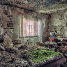abandoned decay bedroom in a hotel