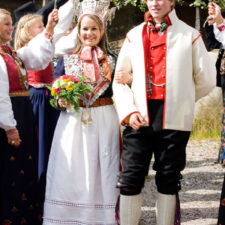 Traditional weddings around the world 241__605.jpg