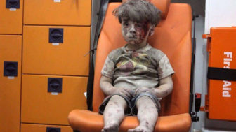 Alleppo boy air strike syria omran daqneesh 2.jpg