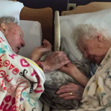 Elderly couples in love 42 57f4e13e3cb89__605.jpg