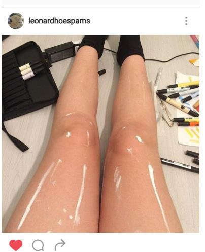 https://www.buzzfeed.com/krishrach/people-are-losing-it-over-this-photo-of-a-girls-legs?utm_term=.owrBYy6ZNV#.kmX2d9EAQZ