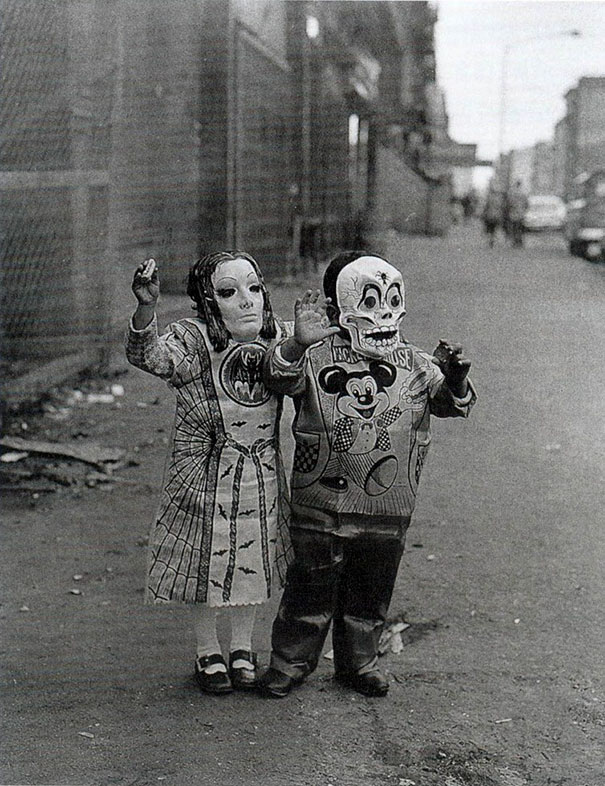 Scary vintage halloween creepy costumes 44 57f662475b93f__605.jpg
