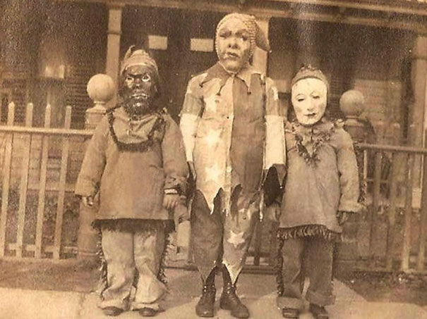 Scary vintage halloween creepy costumes 6 57f6493e76f50__605.jpg