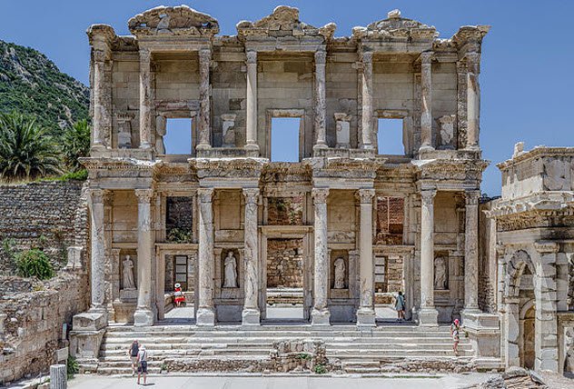 https://commons.wikimedia.org/wiki/File:Ephesus_Celsus_Library_Façade.jpg