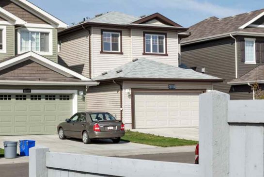 http://www.metronews.ca/news/edmonton/2015/08/30/edmonton-murder-house-for-sale--neighbours-shaken.html