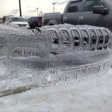 Frozen car art winter frost 27 588098075bbef__700.jpg