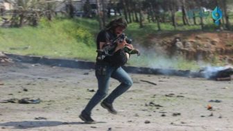 Photographer tries save boy syrian bus attack 1 58f7046b800c3__700.jpg
