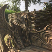 Wood chainsaw carve dragon bench igor loskutow 10 59a69ca1d0f54__880 1.jpg