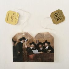 Artist makes incredible mini paintings in tea bags and the result is a big work of art 5a65036ea8e12__700.jpg
