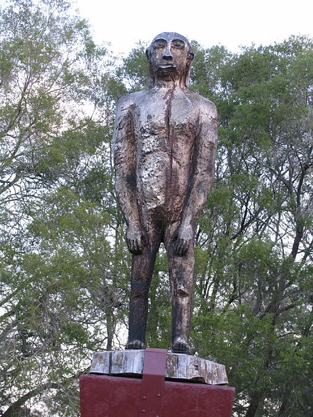 Https://commons.wikimedia.org/wiki/File:Yowie statue Kilcoy Queensland.JPG