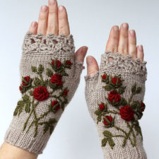 I embroider gloves for women who every day want to feel and look special and original 5a9e62c782b60__880.jpg