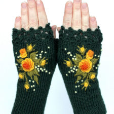 I embroider gloves for women who every day want to feel and look special and original 5a9e62f47f49b__880.jpg
