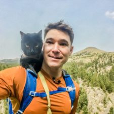 Meet simon the adventure cat who hikes kayaks and mountain climbs 5ab4f70e47263__880.jpg