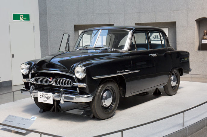 Https://commons.wikimedia.org/wiki/File:Toyopet_Crown_RS_(1955)_front left_Toyota_Automobile_Museum.jpg