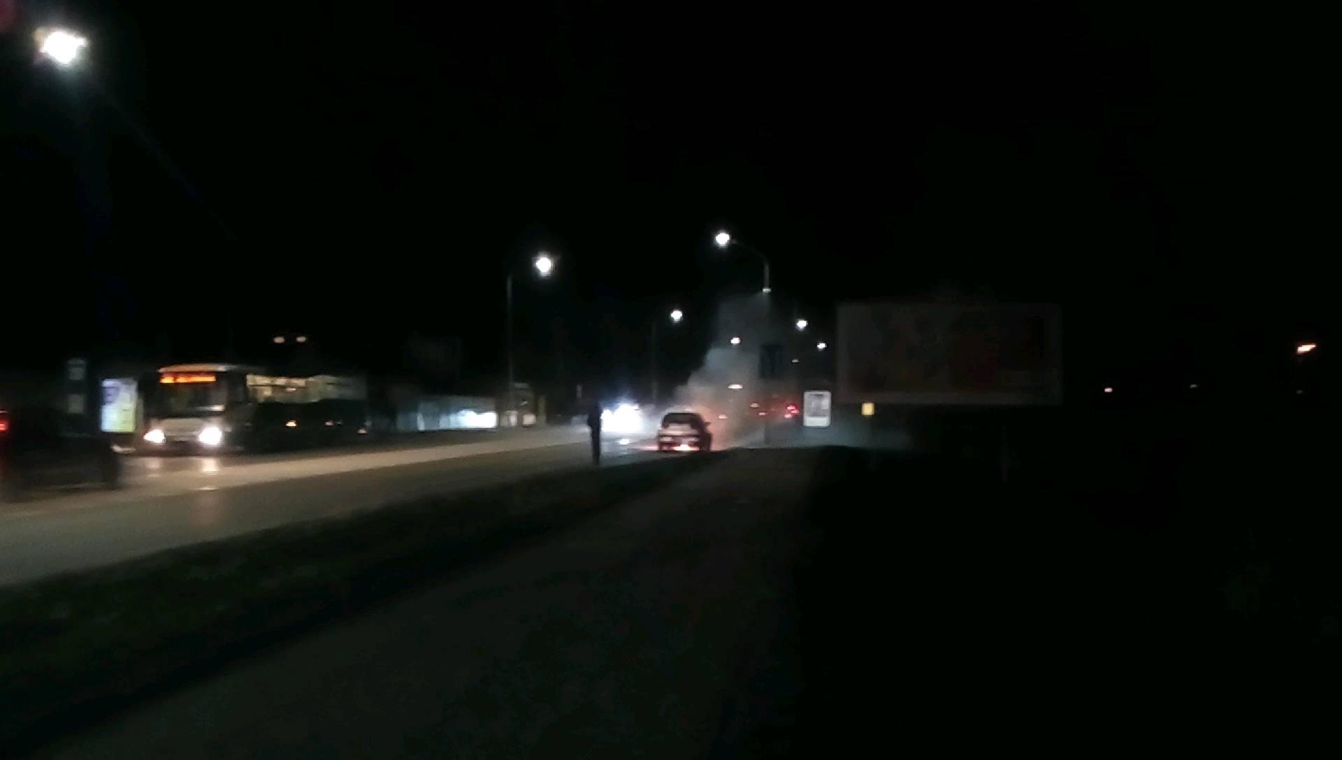 Požiar automobilu na Dlhej ulici v Nitre