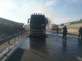 Kamion poziar nehoda rychlostna cesta r1 nitra hasici 3.jpg