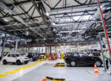 PRIEMYSEL: Prehliadka výroby Land Roveru Defender