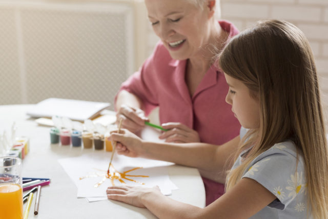 Senior vnuča dieta malovanie kurz workshop