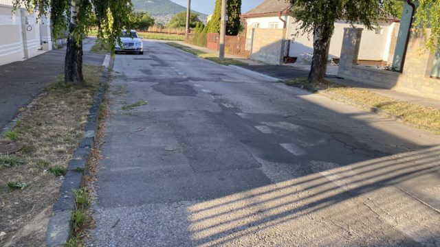 Nitrianska ulica cesty rozbite opravy 2.jpg