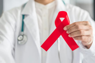 Aids hiv červená stužka testovanie den boja proti aids prevencia