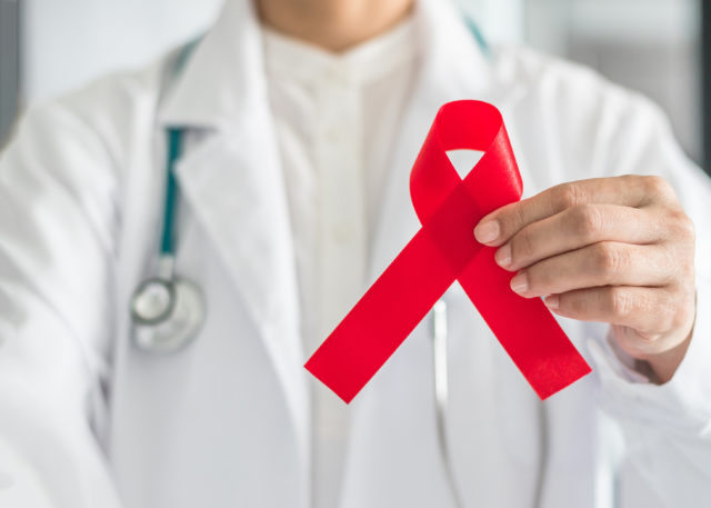 Aids hiv červená stužka testovanie den boja proti aids prevencia