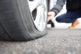 Vypustené pneumatiky hanba mestská polícia prípad