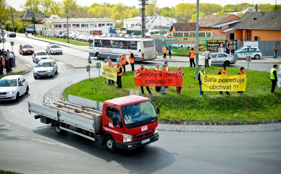 ČESMAD odmieta plošný zákaz kamiónov na krajských cestách