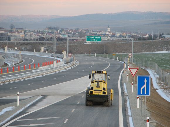 Diaľnica z Bratislavy do Košíc by mala byť hotová v roku 2019