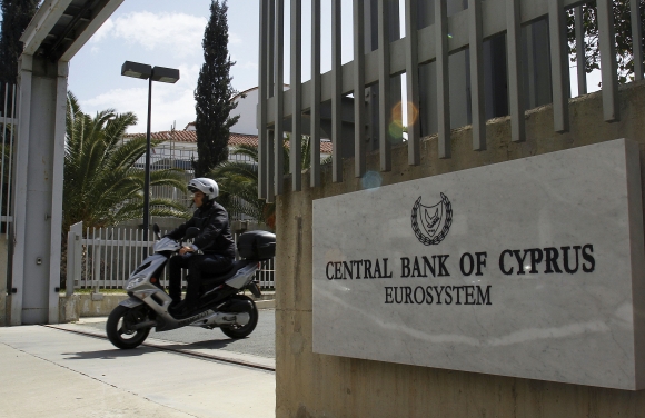 Nemecko chce poznať dopady cyperského bankrotu