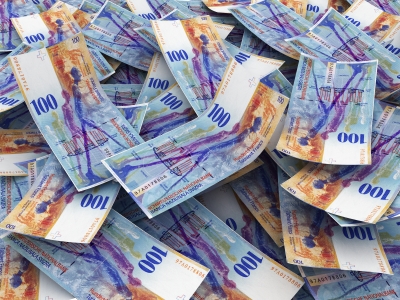 Švajčiari zamietli najvyššiu minimálnu mzdu na svete