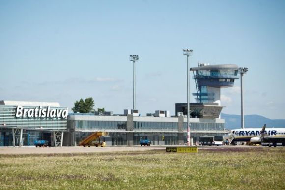 Ekonomika/48/bratislavske letisko sukromneho investora nedostane