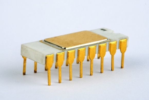 Intel kupuje podiel dvoch čínskych výrobcov čipov pre mobily