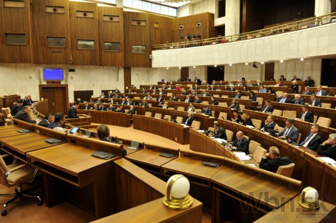 Poslanci schválili štátny rozpočet na budúci rok