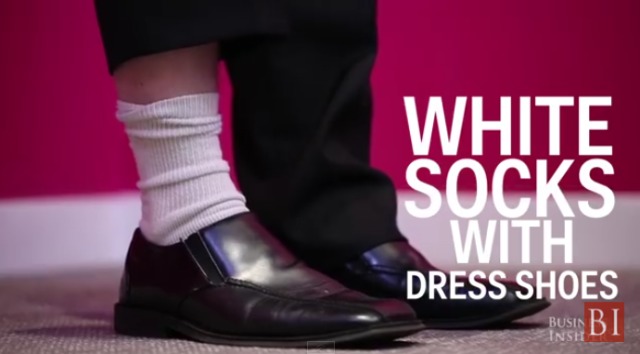 10 fashion chýb, ktoré robia  muži v práci
