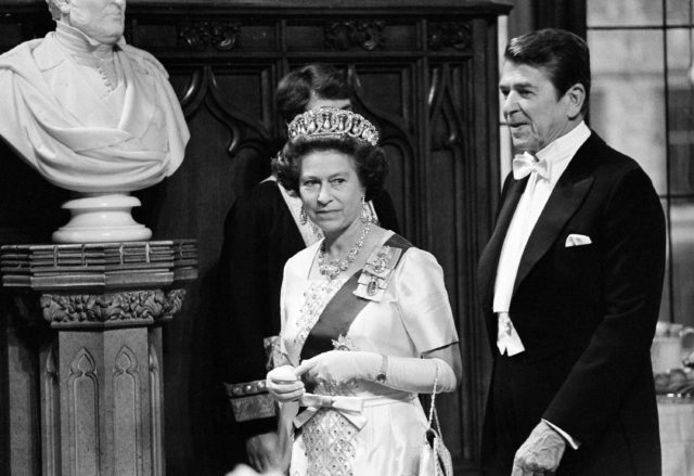 Kráľovská rodina, kráľovná Alžbeta II.