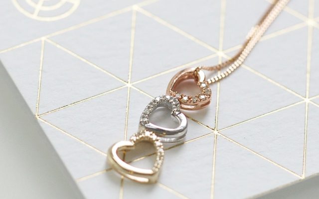 Ohso2504 0.15ct diamond tumbling heart necklace 1140x710.jpeg
