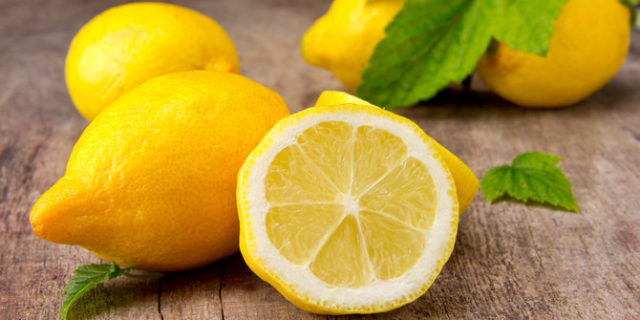 Bersihkan miss v secara alami dengan daun lemon.jpg