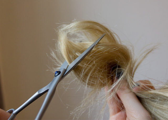 Cutting your own split ends.jpg