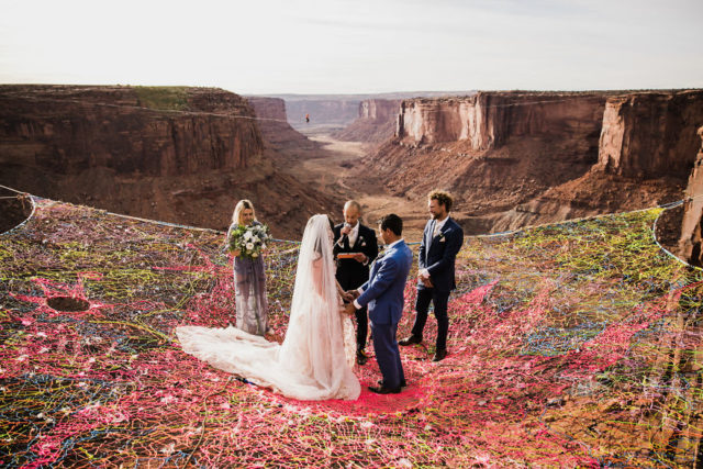 Marriage done at 120 meters high will take your breath away 5a65abd925d4c__880.jpg