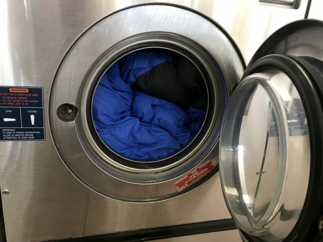 How to wash down sleeping bag 700x525.jpg