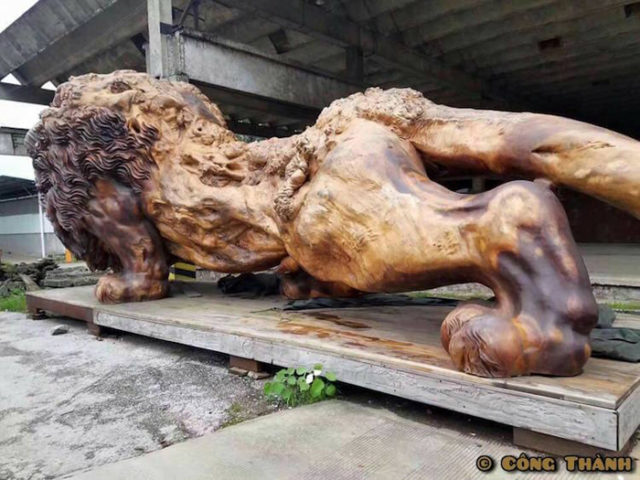 Giant lion sculpture dengding rui yao.jpg