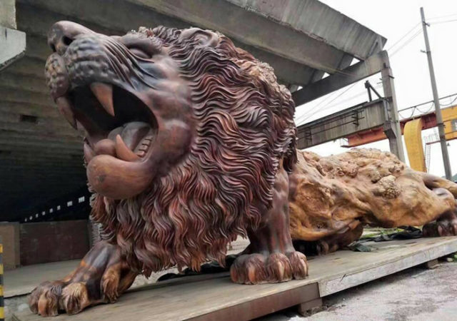 Giant lion sculpture redwood trunk.jpeg