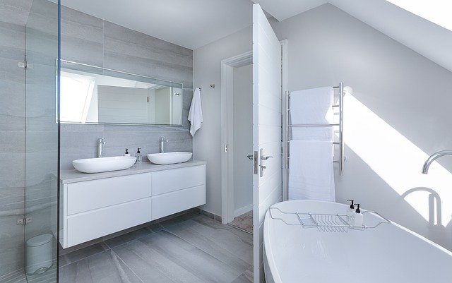 Modern minimalist bathroom 3115450_640.jpg