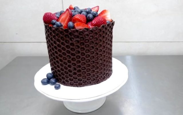 Chocolate decoration cake 9.jpg